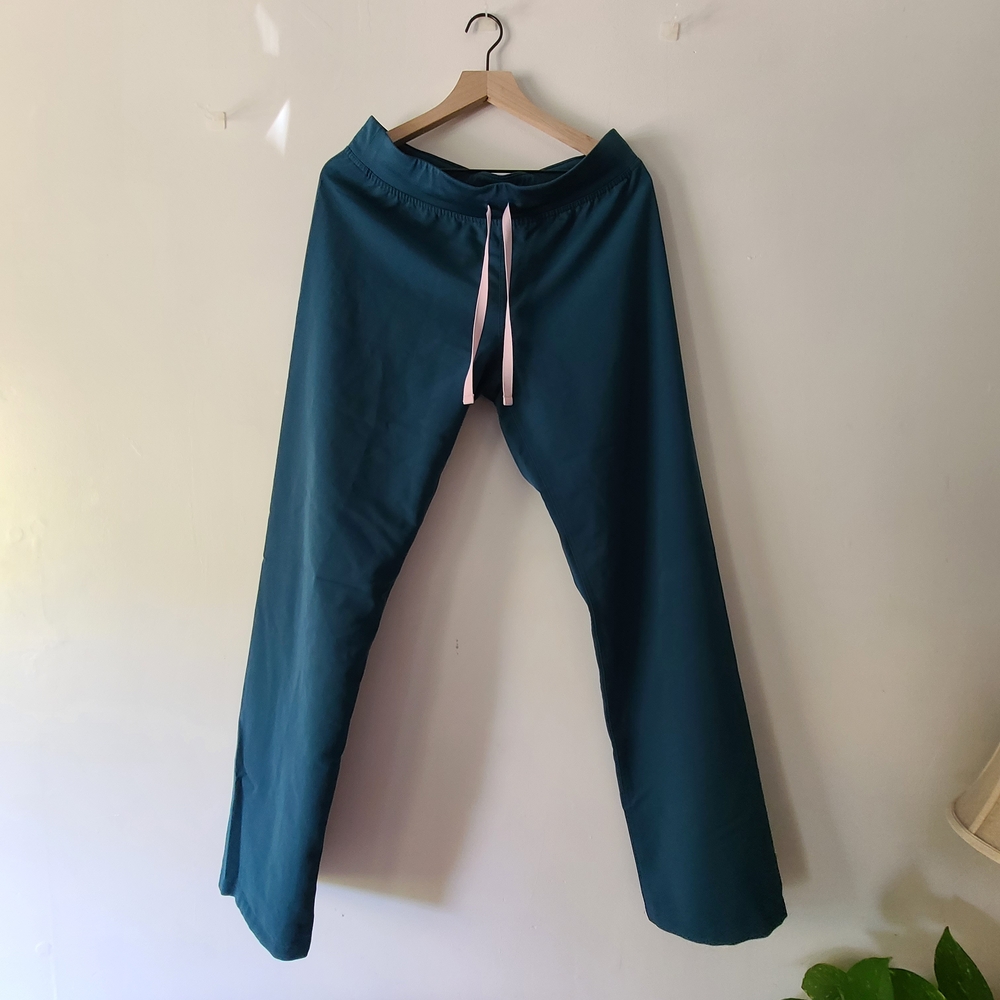 Figs women's Caribbean Blue Livingston™ - Tall Basic Scrub Pants - M - Tall